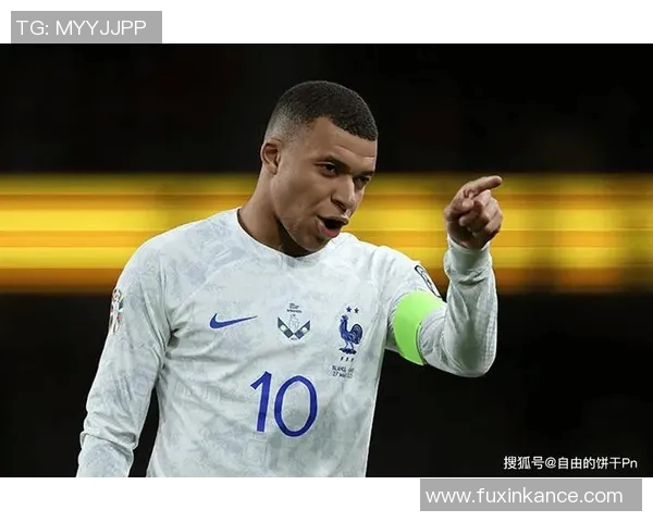 姆巴佩举动引发热议球迷炸锅纷纷讨论其未来走向