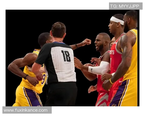 冲突升级！保罗与教练发生激烈争执